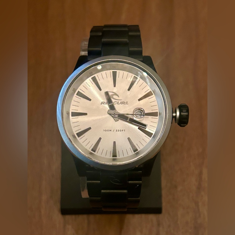 NIB *RIP CURL MIDNIGHT MEN’S WATCH, STAINLESS STEEL Never Worn, Working Battery